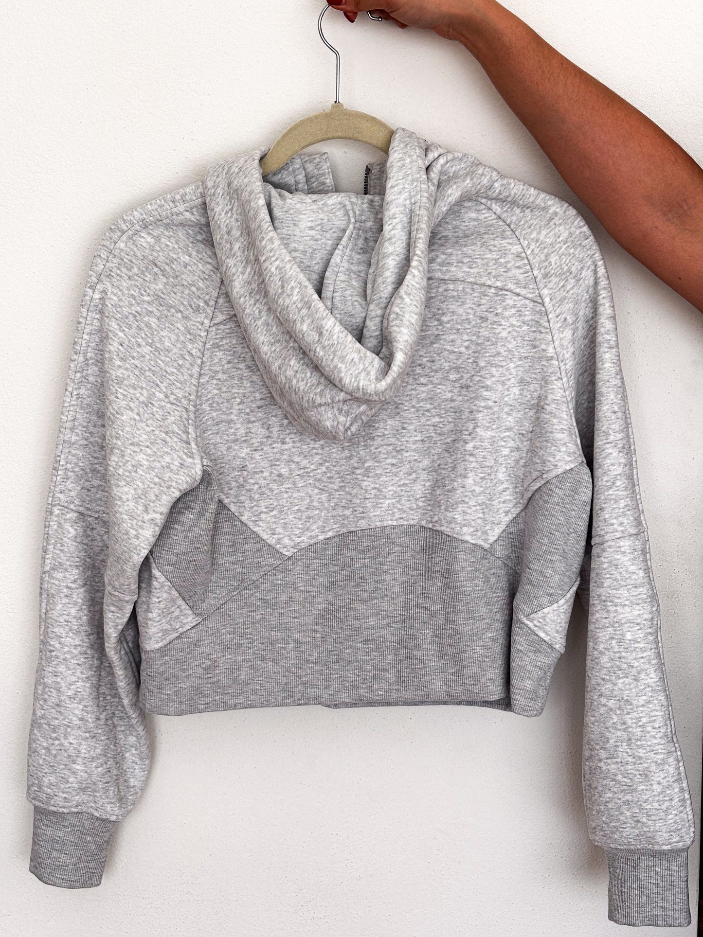 Mena hoodie