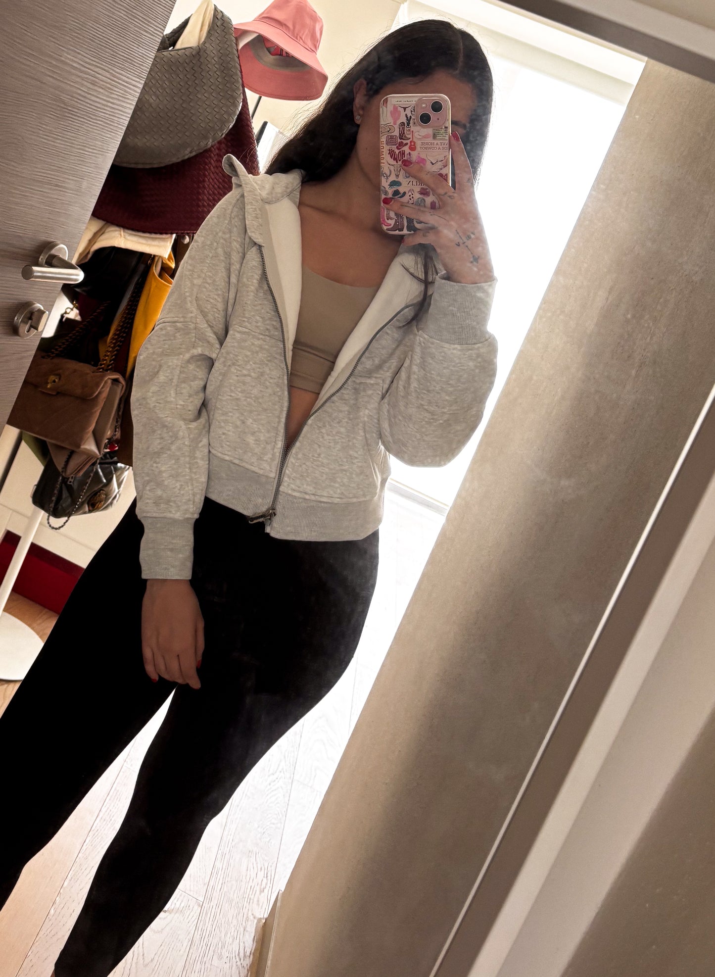 Mena hoodie